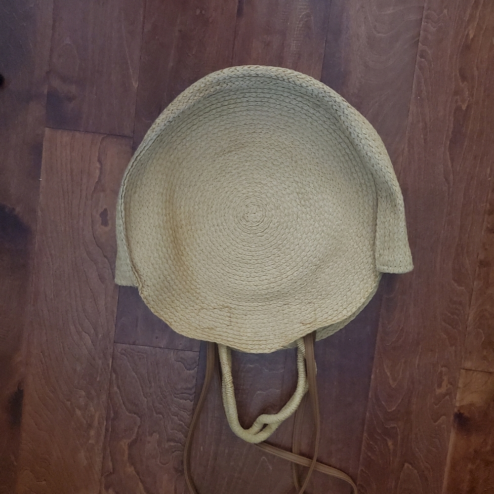 Circle Straw Purse